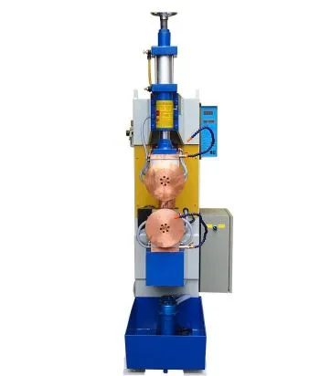 ما هو نطاق ضبط قوة اللحام في ماكينة لحام خزان المياه؟